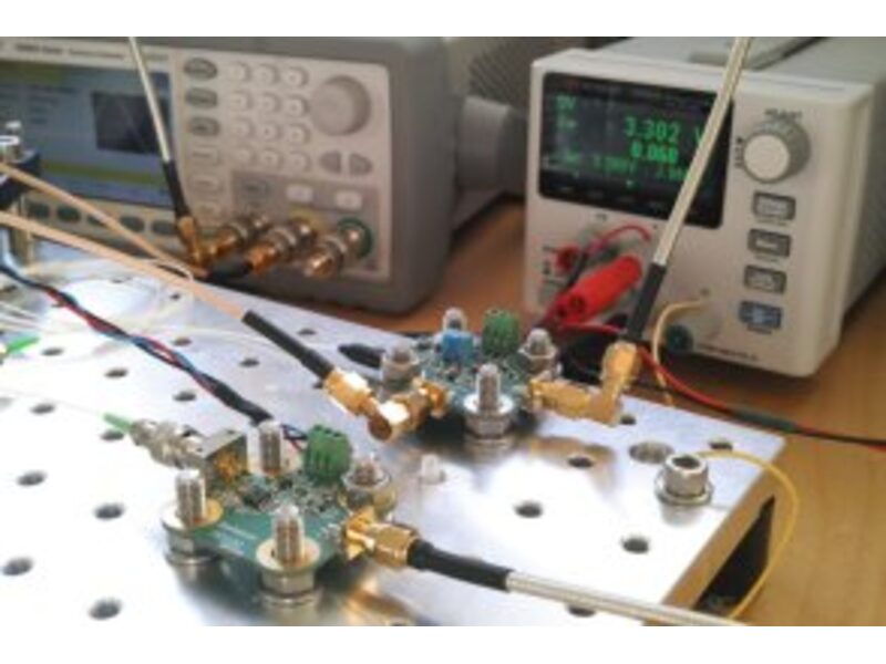 Amplitude and frequency modulation of a DFB laser